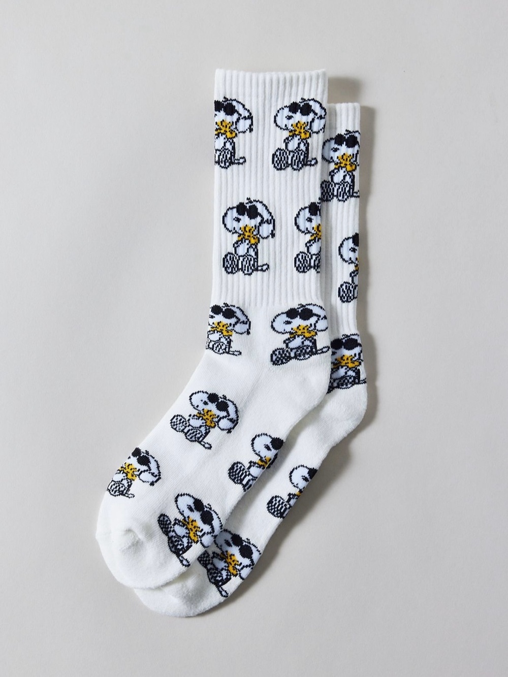 Peanuts Snoopy Big Hug Crew Socks